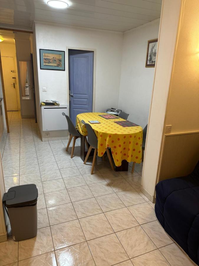 A La Semaine Ou Au Jour / Location Studio Meuble 30M² 라시오타 외부 사진